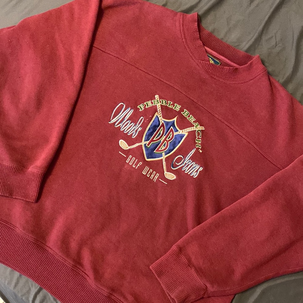 Pebble beach crew neck beautiful piece!!